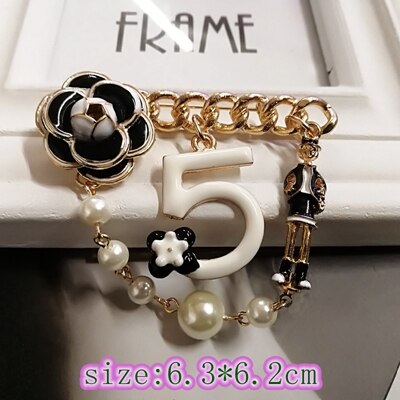 Luxury pearl brooch jewelry flowers Lapel Pins No 5 pearls Brooches