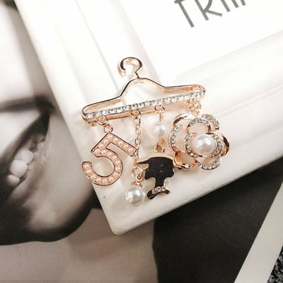 Luxury pearl brooch jewelry flowers Lapel Pins No 5 pearls Brooches