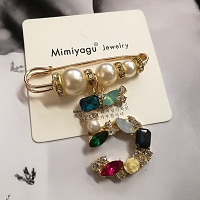 Luxury pearl brooch jewelry flowers Lapel Pins No 5 pearls Brooches