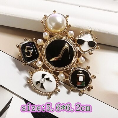 Luxury pearl brooch jewelry flowers Lapel Pins No 5 pearls Brooches