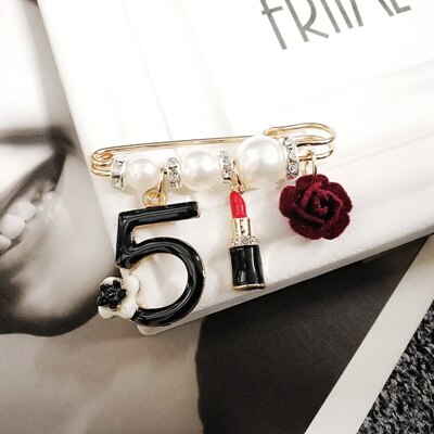 Luxury  pearl brooch jewelry flowers Lapel Pins No 5 pearls Brooches