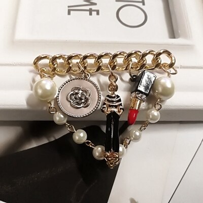 Luxury  pearl brooch jewelry flowers Lapel Pins No 5 pearls Brooches