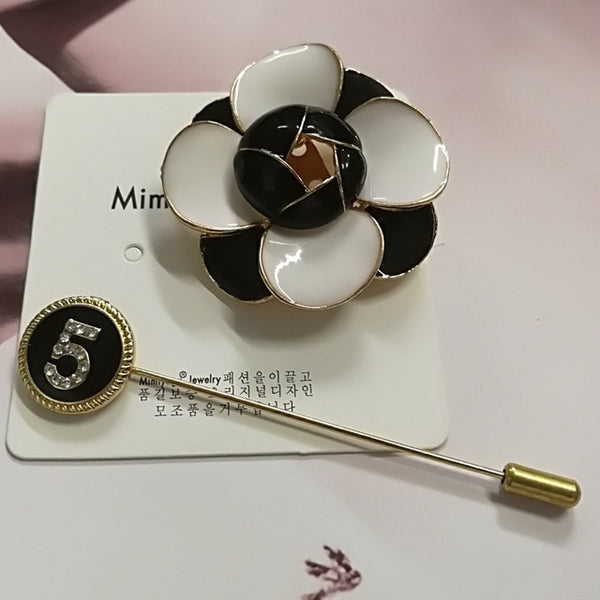 Luxury  pearl brooch jewelry flowers Lapel Pins No 5 pearls Brooches