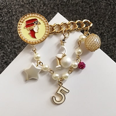 Luxury  pearl brooch jewelry flowers Lapel Pins No 5 pearls Brooches
